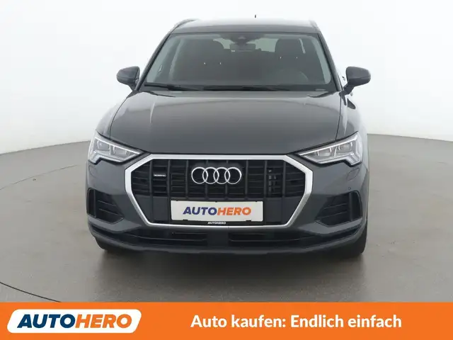 Audi Q3 view 9