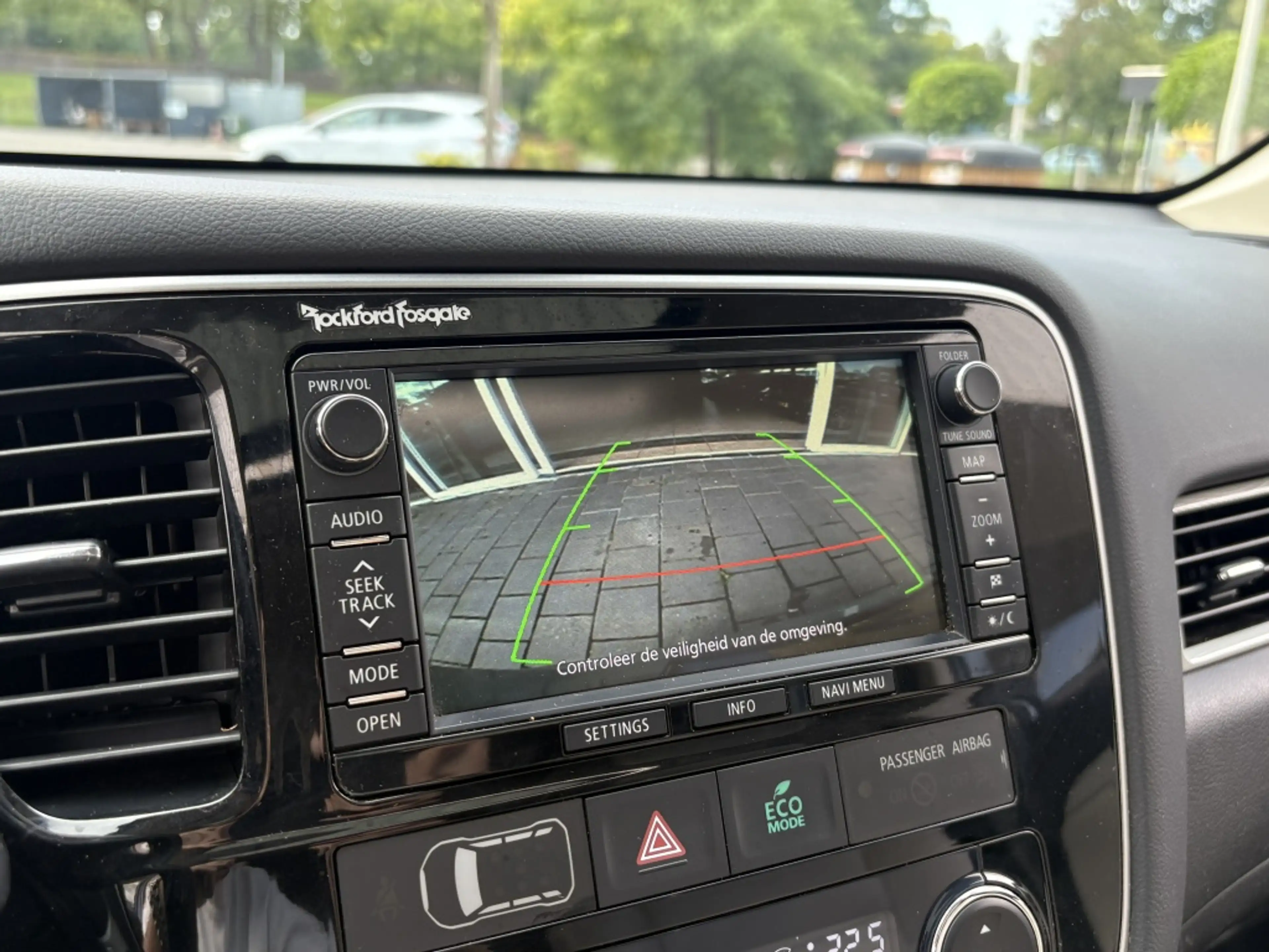 Mitsubishi Outlander 2.0 PHEV Instyle+ Acc Navi Clima Dakje Trekhaak — photo 13