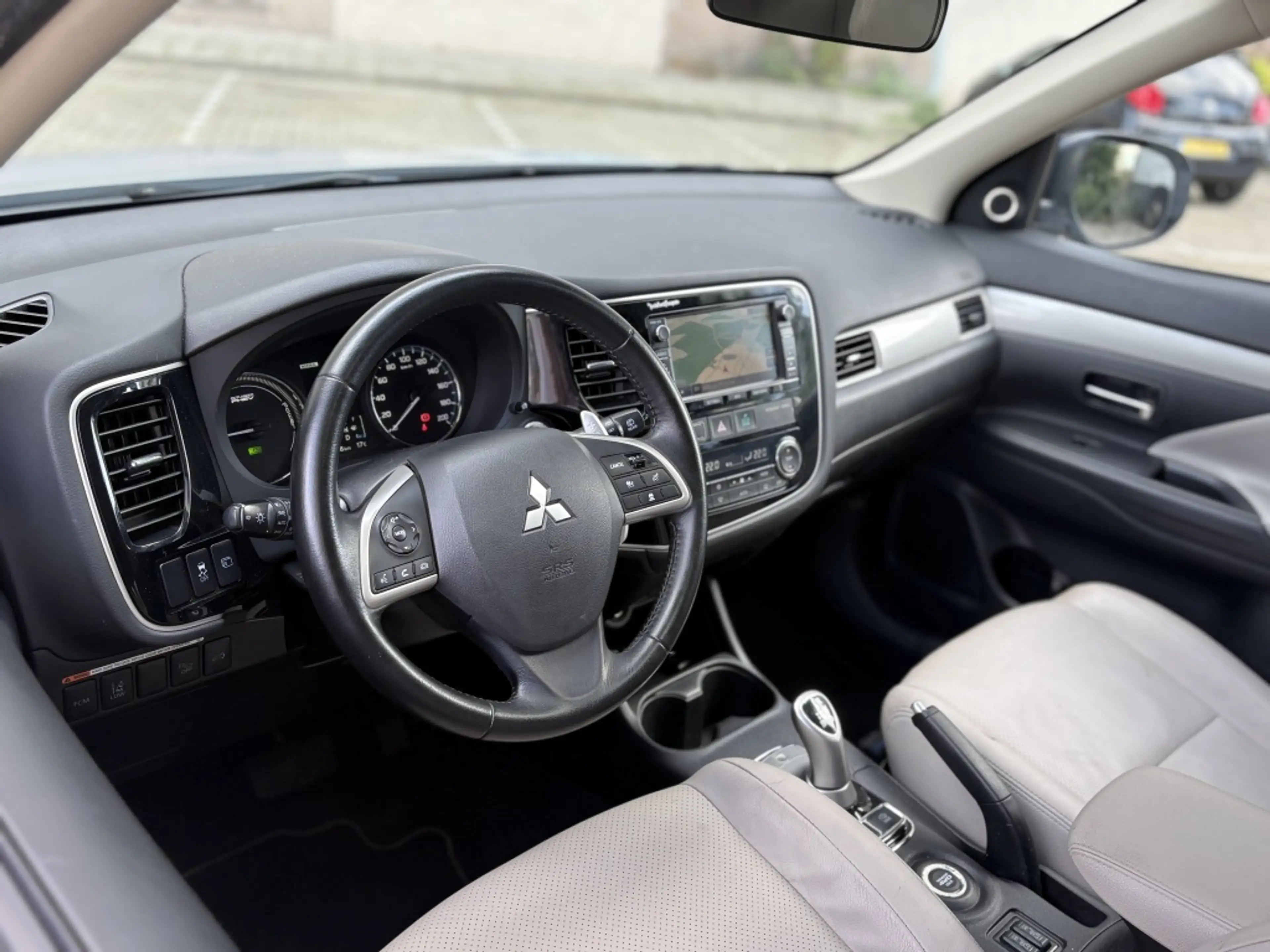 Mitsubishi Outlander 2.0 PHEV Instyle+ Acc Navi Clima Dakje Trekhaak — photo 8