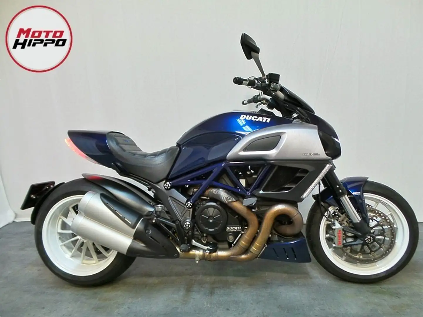 Ducati Diavel Wit - 2