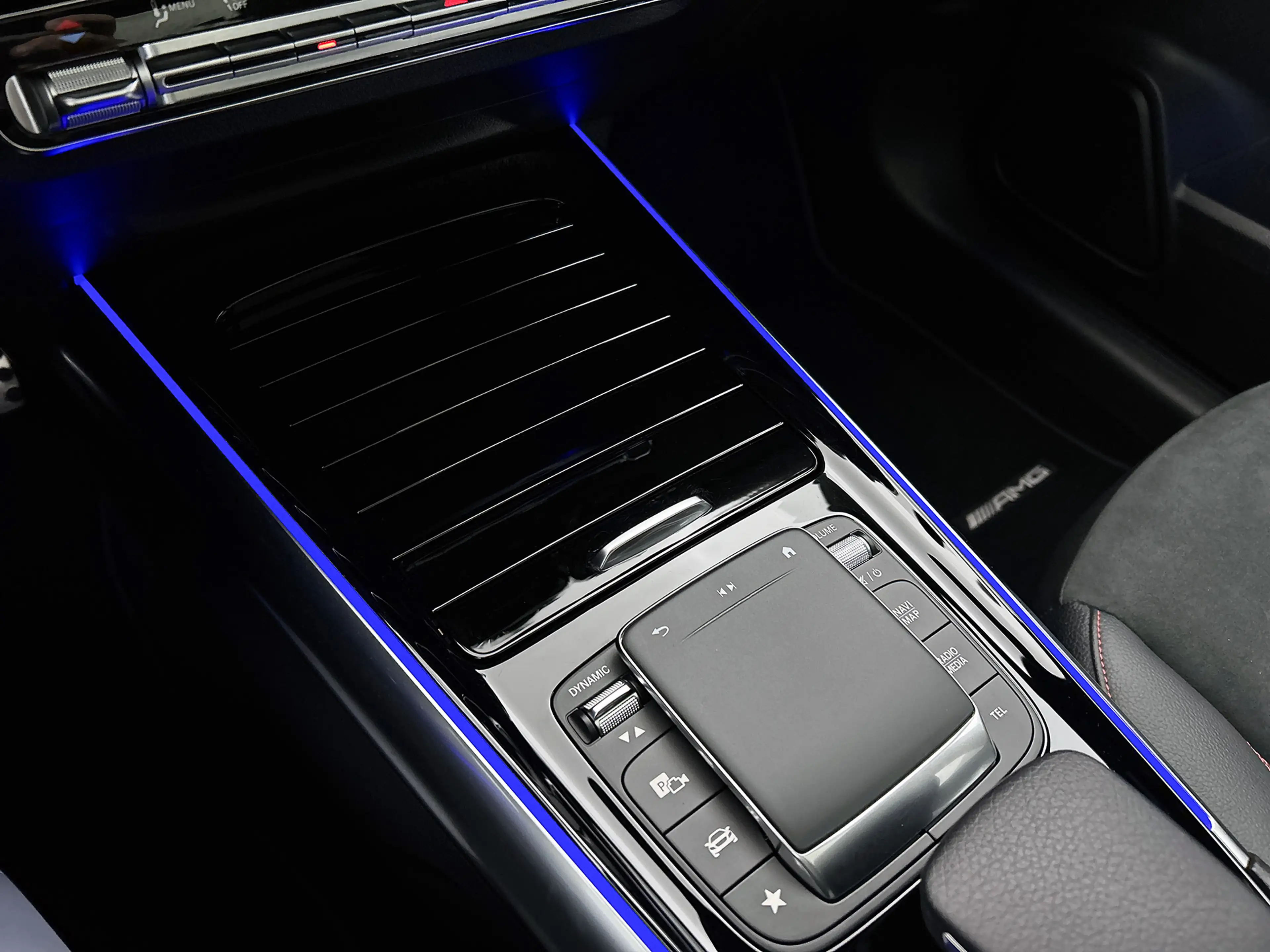Mercedes-Benz GLA 180 AMG Line Panoramadak | Stoelverwarming | Sfeerverl — photo 12