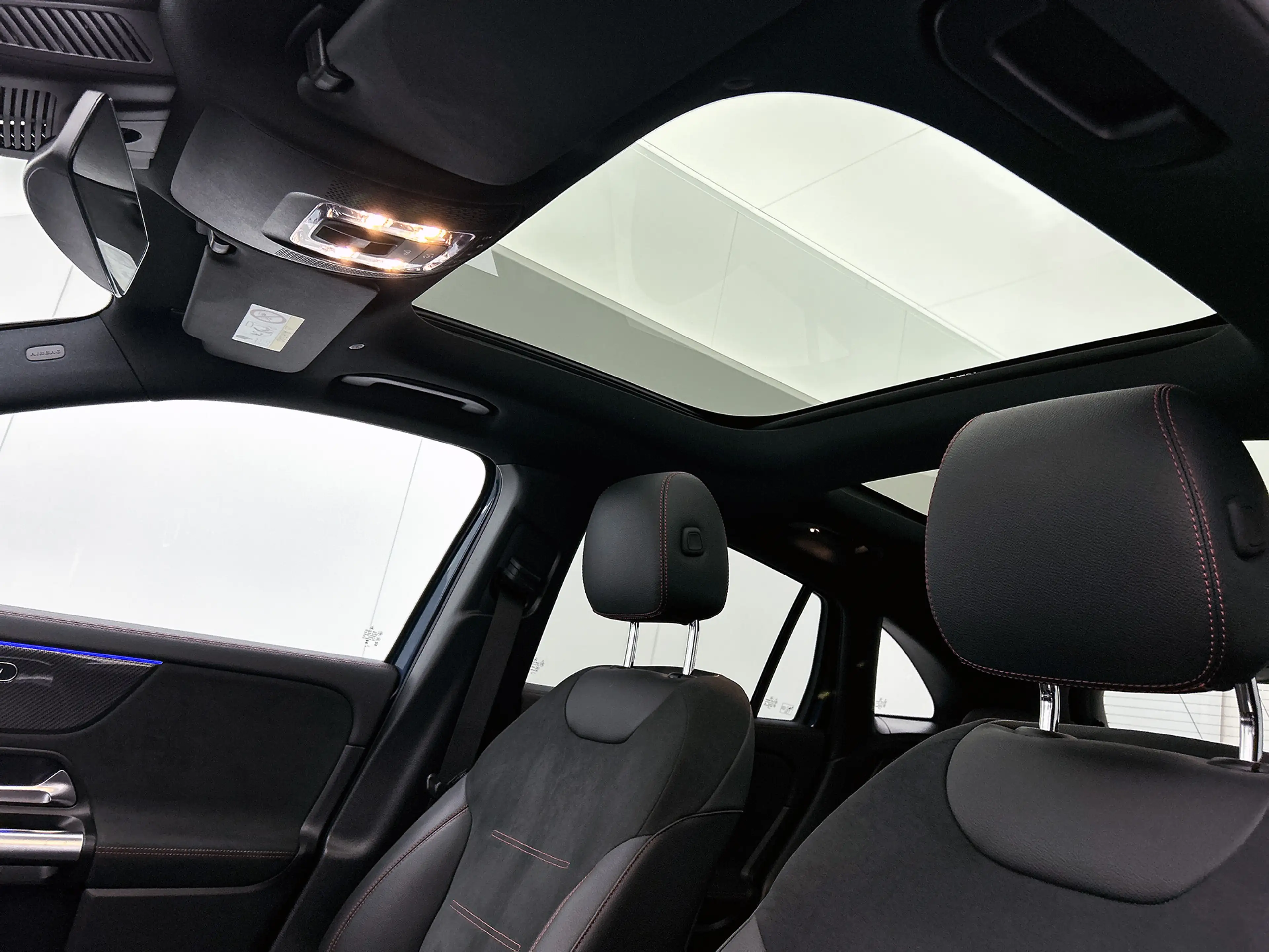 Mercedes-Benz GLA 180 AMG Line Panoramadak | Stoelverwarming | Sfeerverl — photo 13