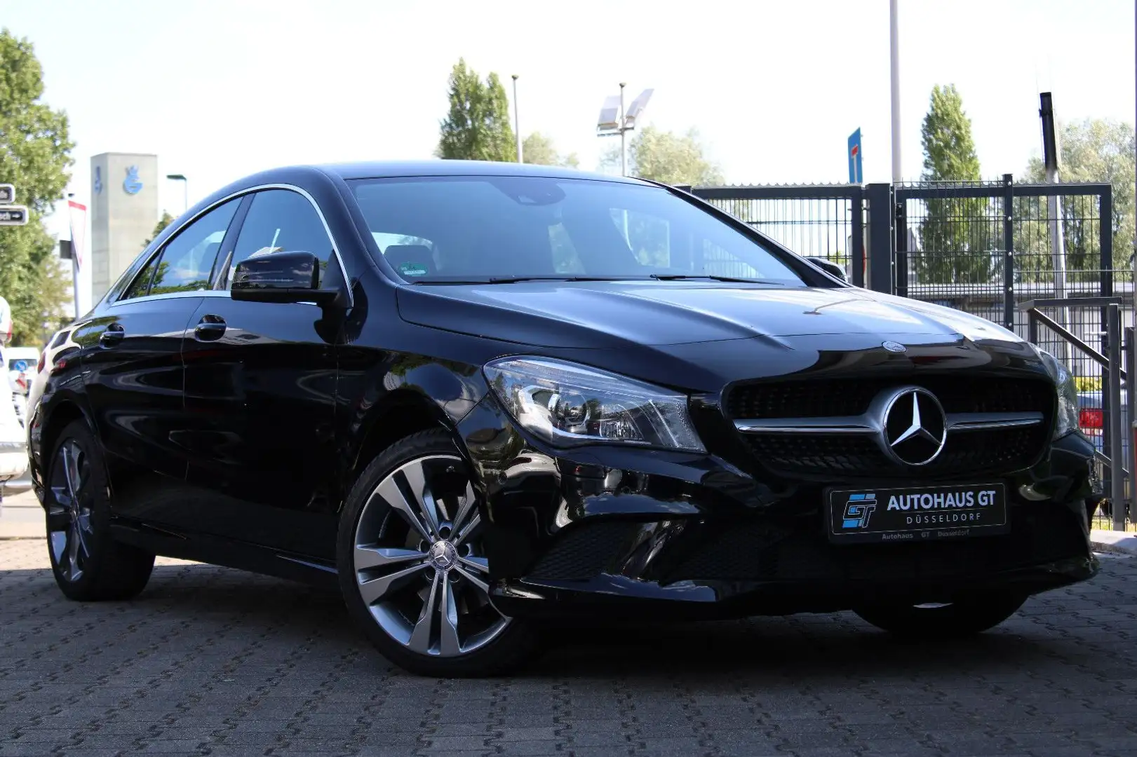 Mercedes-Benz CLA 200 /DCT/1.Hd/Klima/Kamera/Navi/Tempomat/Spur Negro - 1