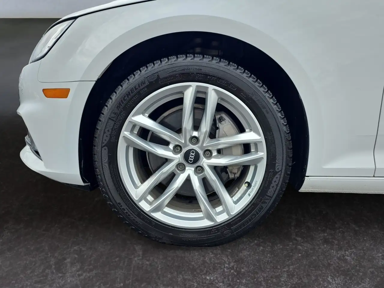 Audi A4 снимка Audi A4
