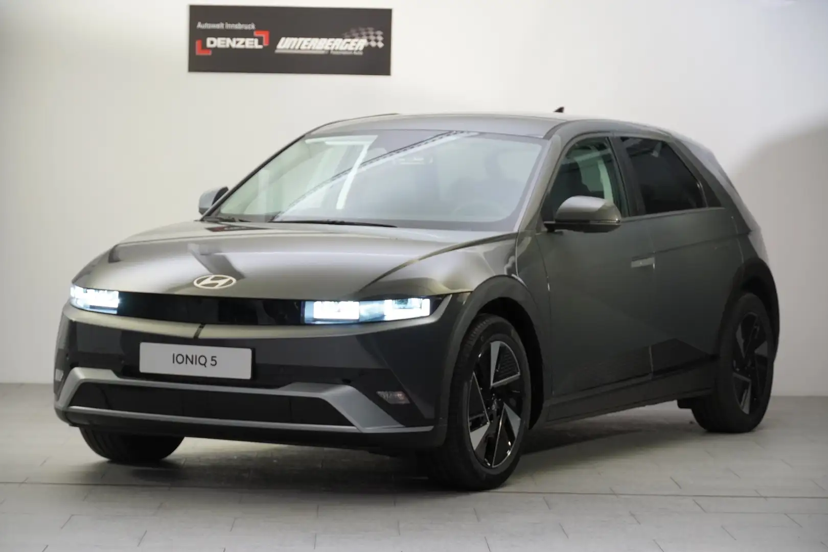 Hyundai IONIQ 5 GO 84kWh 4WD Grau - 1