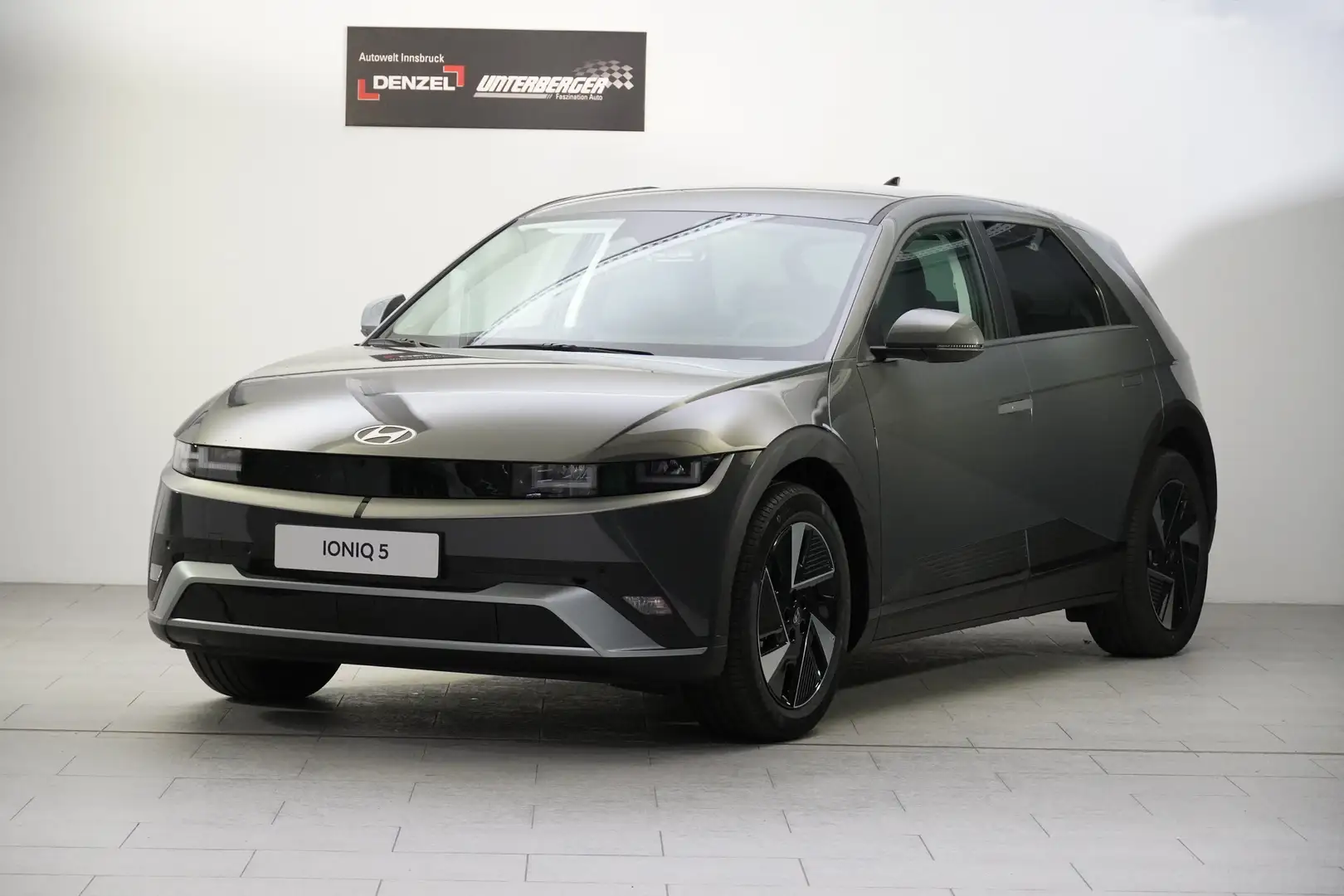 Hyundai IONIQ 5 GO 84kWh 4WD Grau - 2