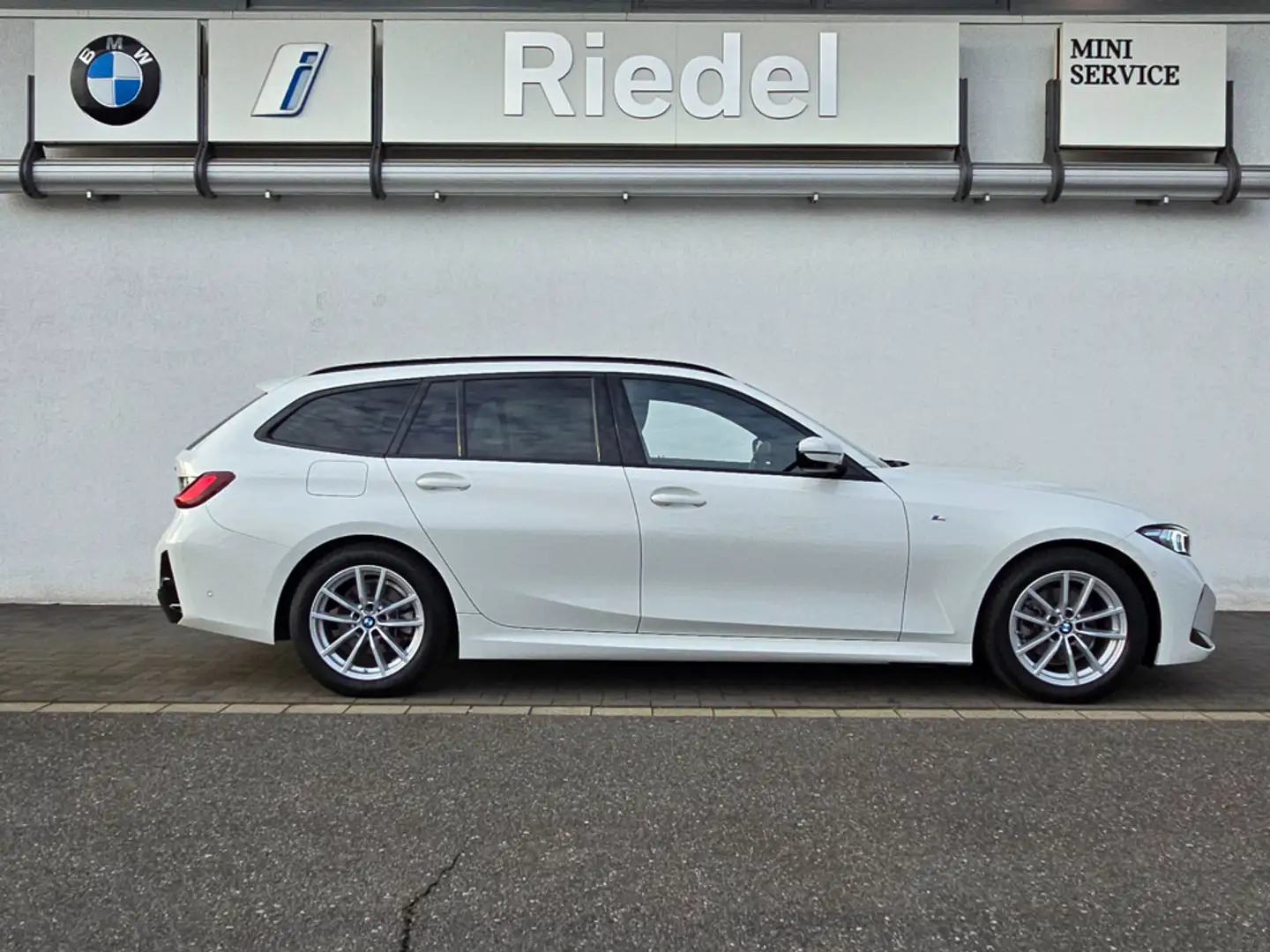 BMW 320 d Touring M Sportpaket AHK adapLED DAPro HiFi Weiß - 2