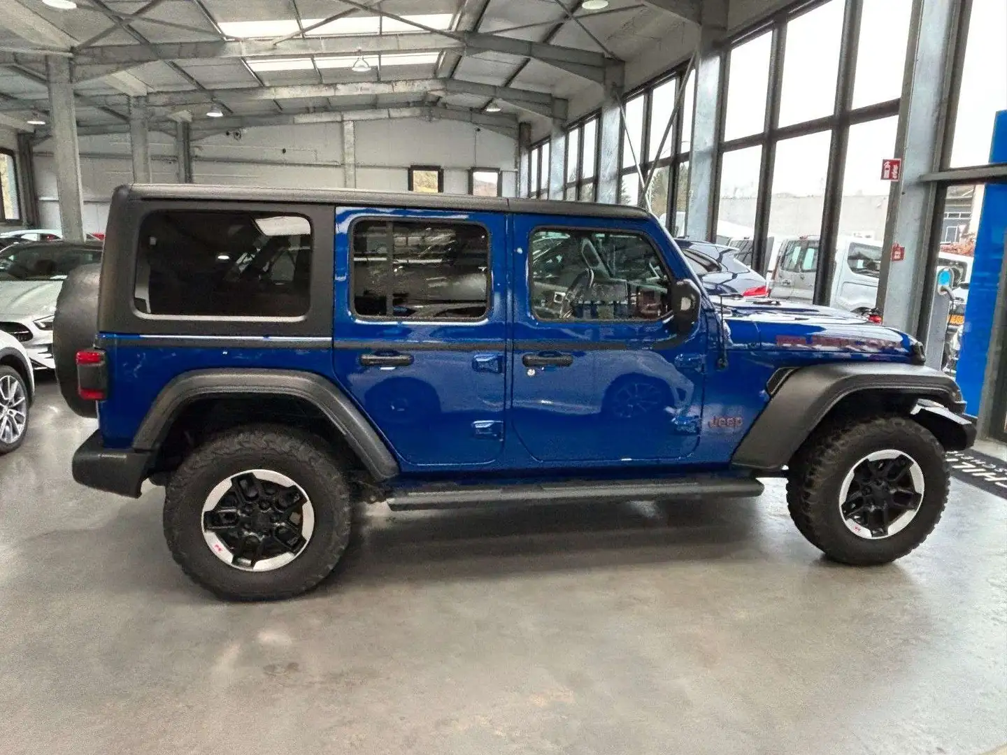 Jeep Wrangler 2.2 D Unlimited Rubicon 200HP Bleu - 2