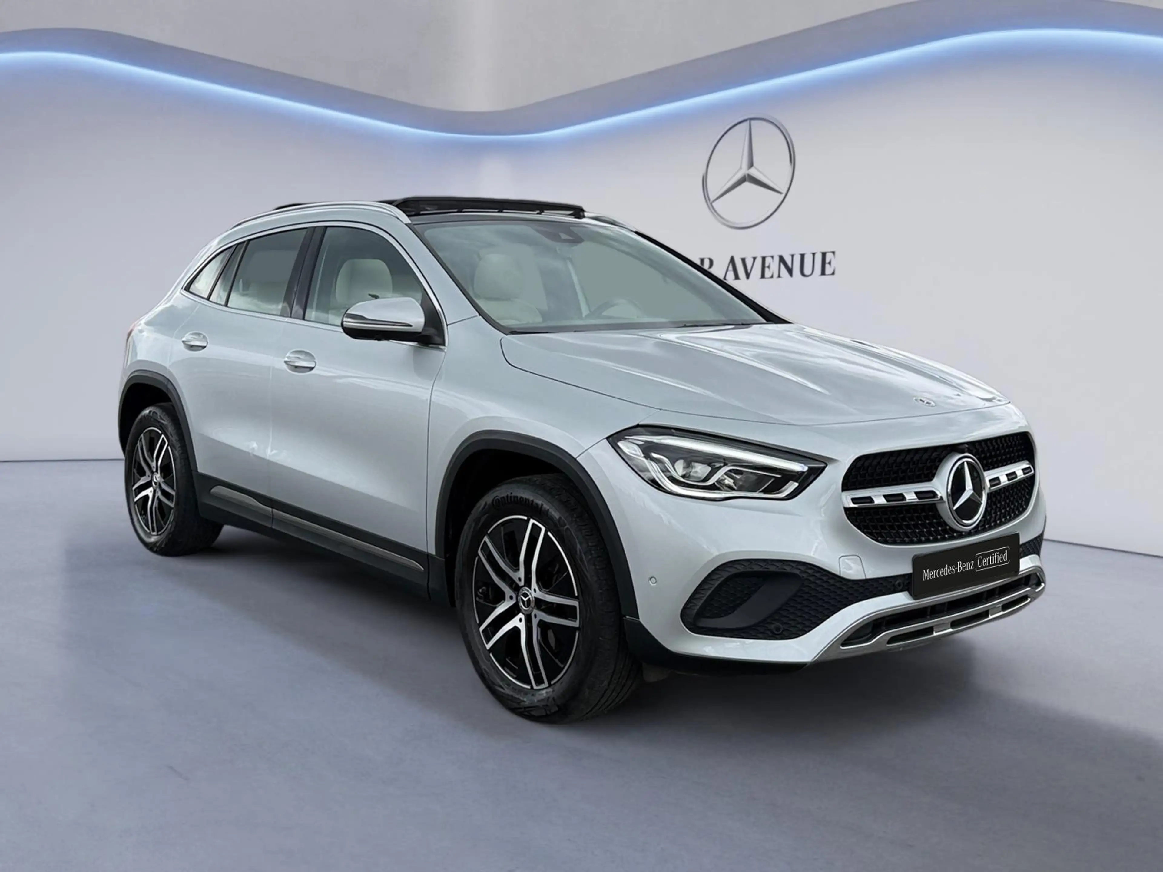 Mercedes-Benz GLA 200 Progressive — photo 8