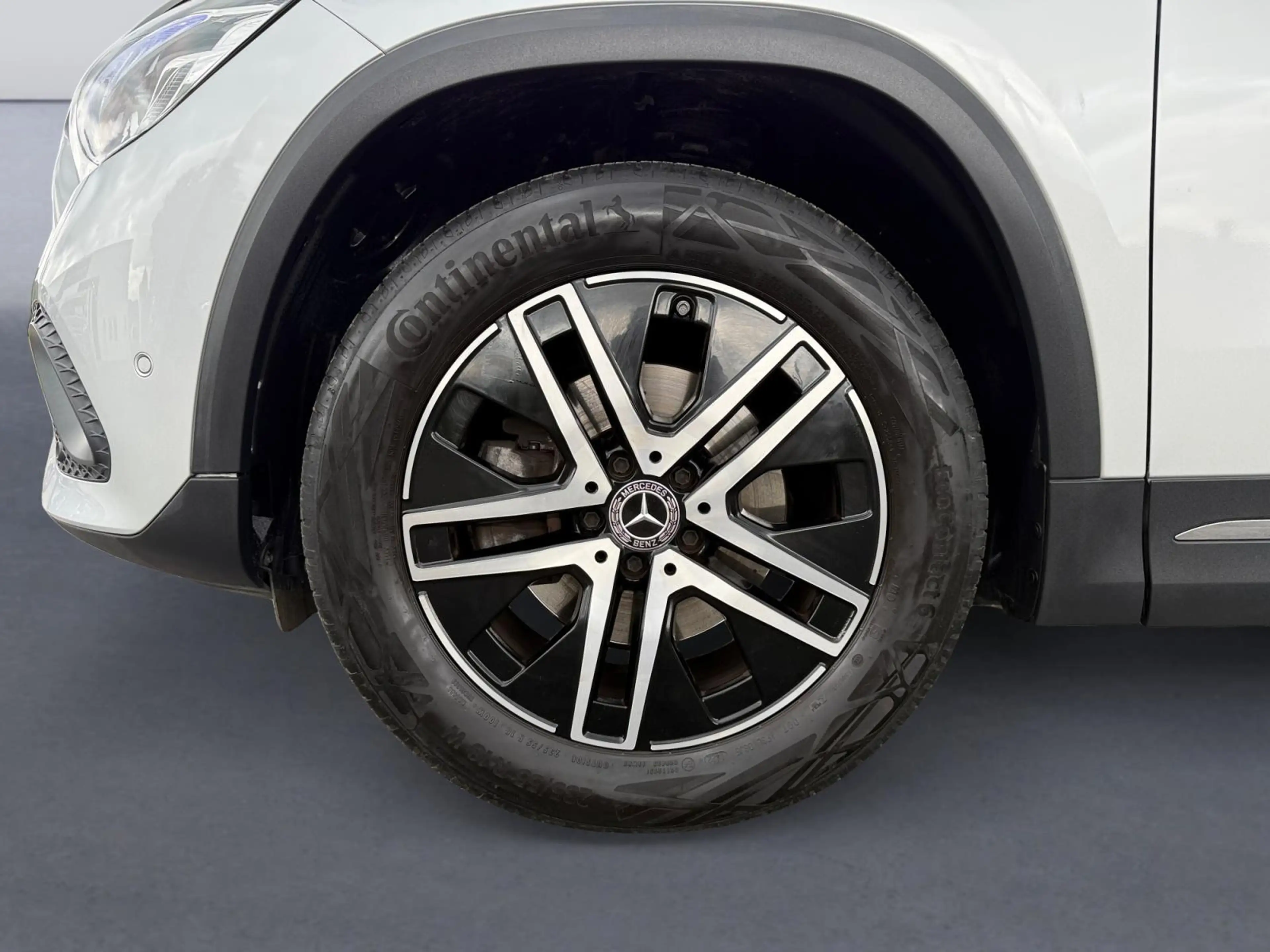 Mercedes-Benz GLA 200 Progressive — photo 4