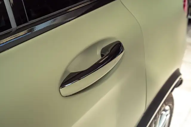 Mercedes-Benz GLC view 16