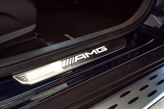 Mercedes-Benz GLC view 22