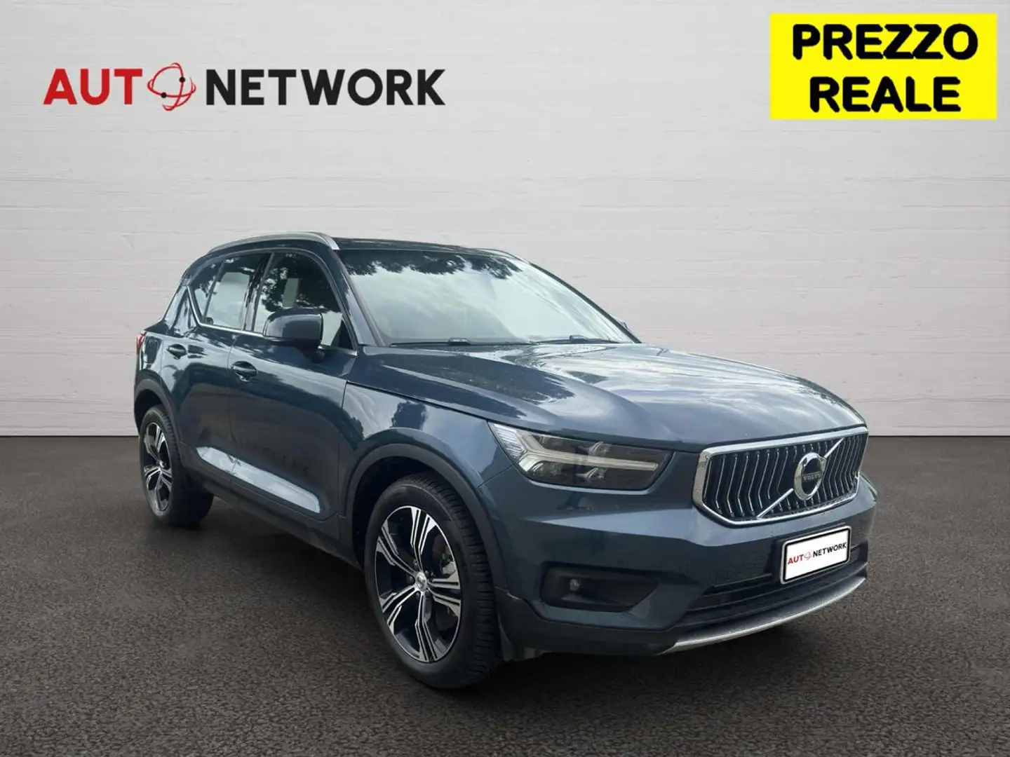 Volvo XC40 T4 Recharge Plug-in Hybrid Inscription Blu/Azzurro - 1