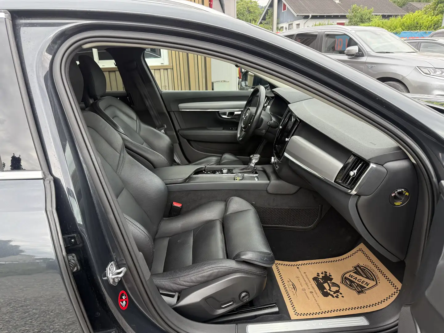 Volvo V90 D4 Momentum Pro Geartronic Grau - 2