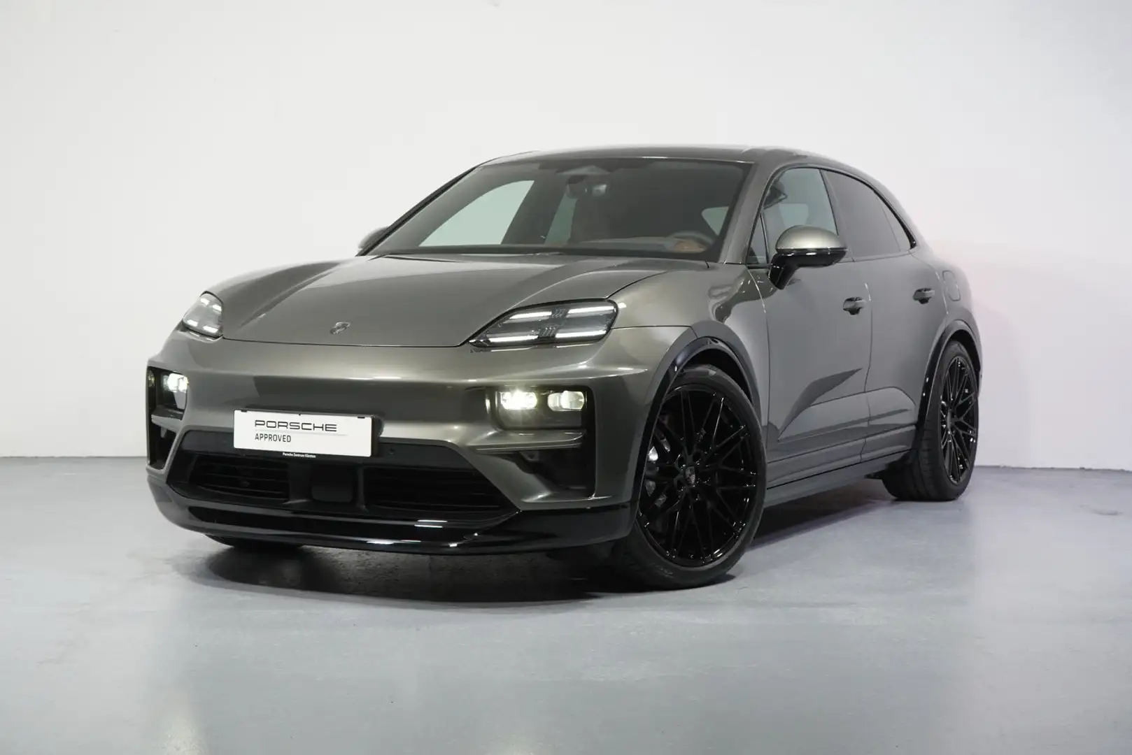 Porsche Macan Turbo Grün - 1