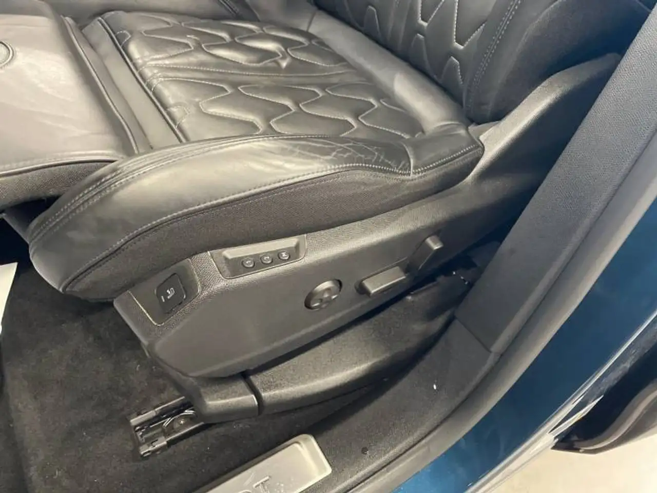 Peugeot 3008 2 1.2 PureTech 96kW S&S Auto Pack GT, миниатюра 22