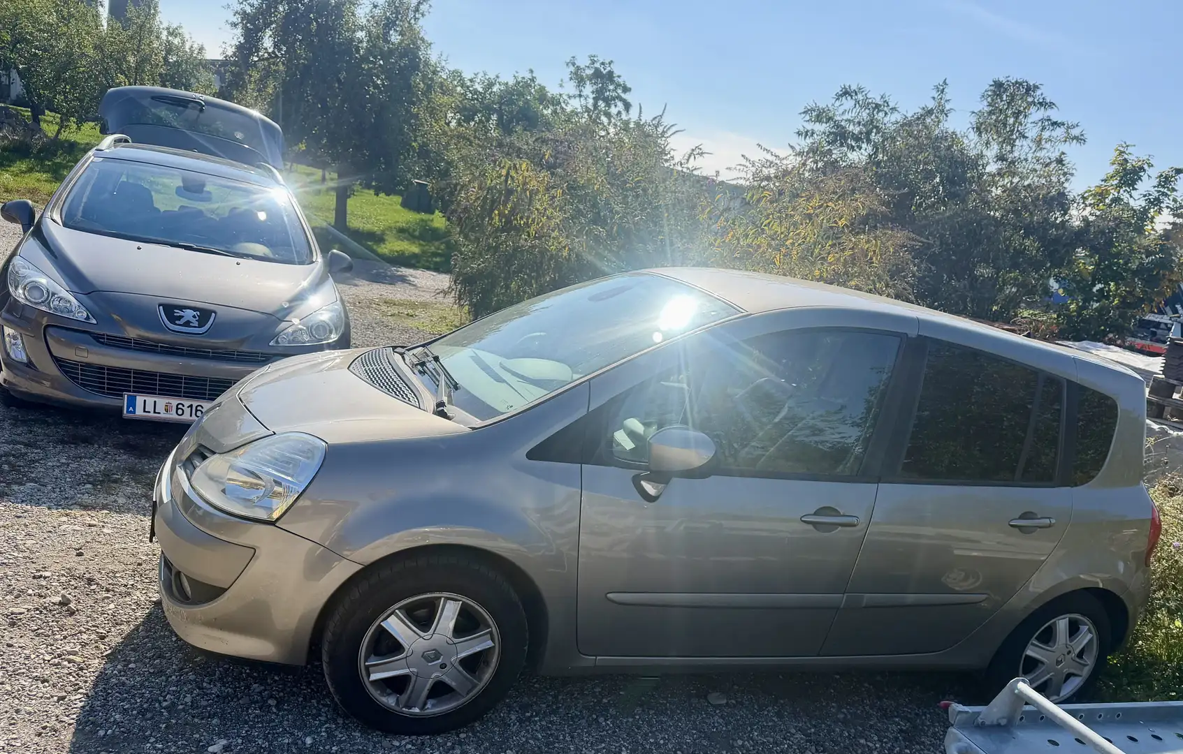 Renault Grand Modus Exception TCE 100 Grau - 2