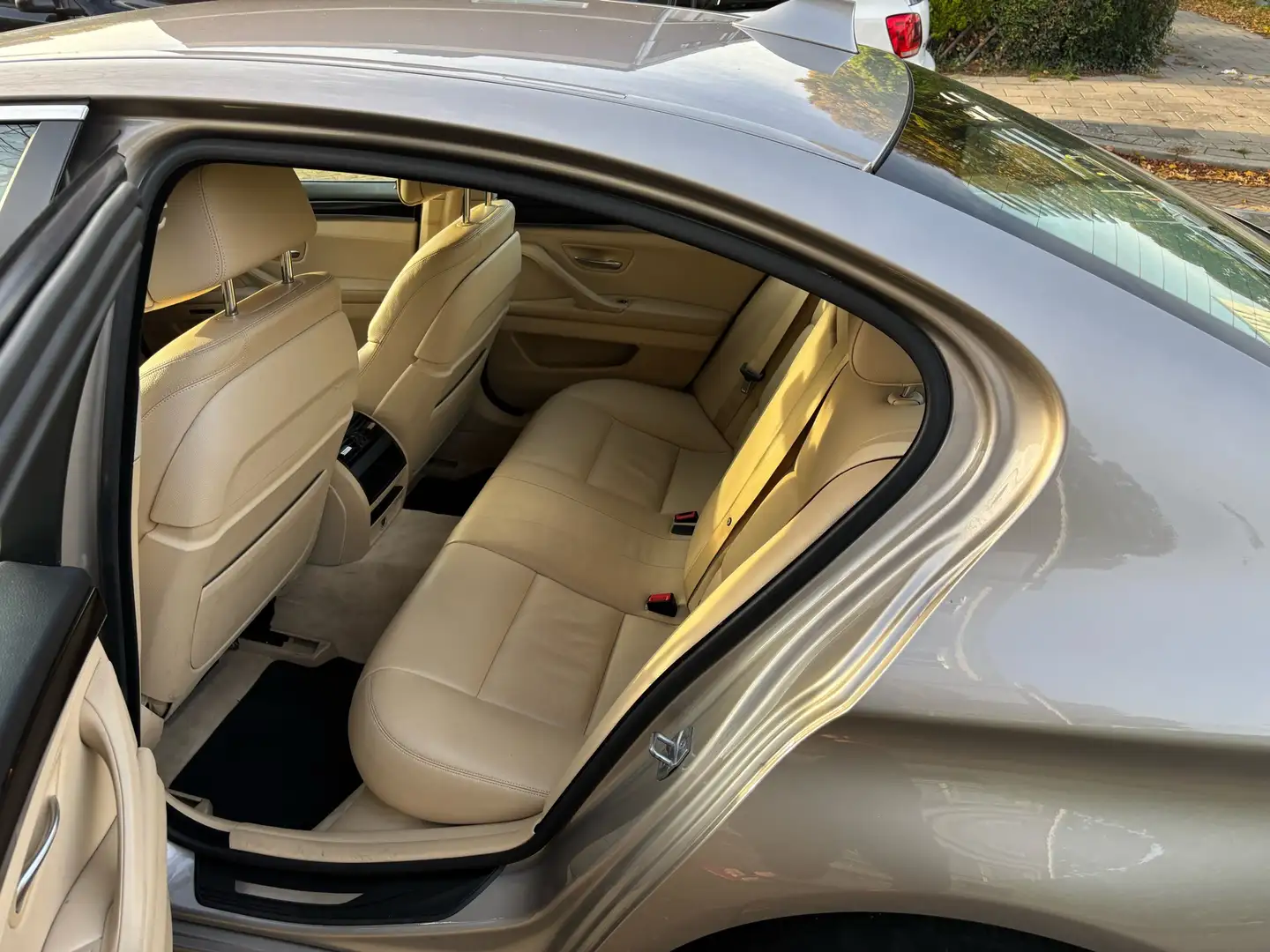 BMW 528 High Executive Gri - 2