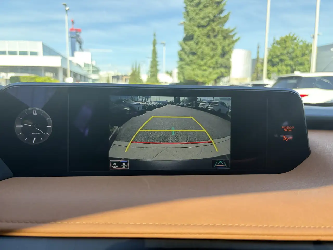 Lexus UX снимка Lexus UX