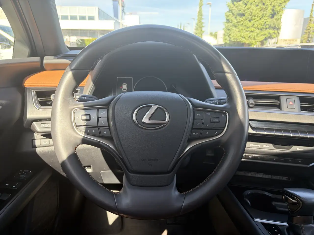 Lexus UX снимка Lexus UX
