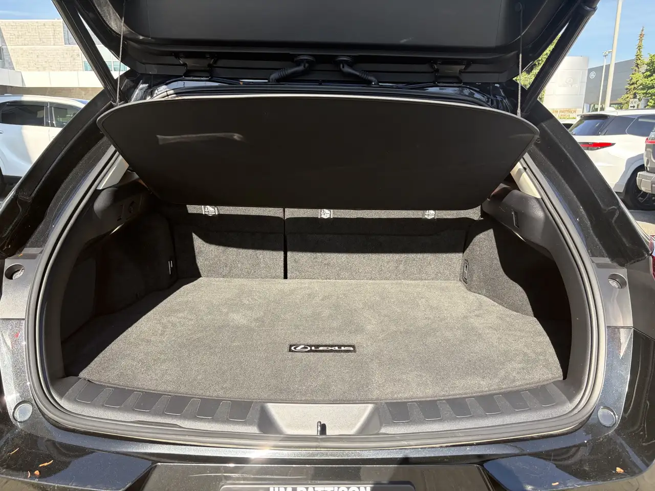 Lexus UX снимка Lexus UX