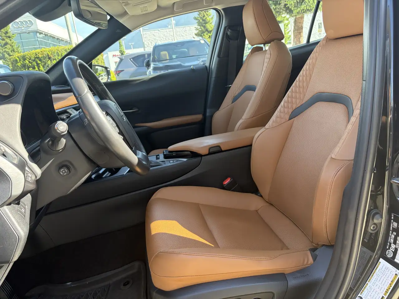 Lexus UX снимка Lexus UX
