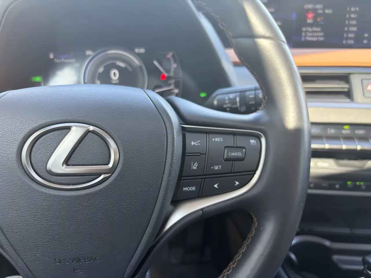 Lexus UX снимка Lexus UX