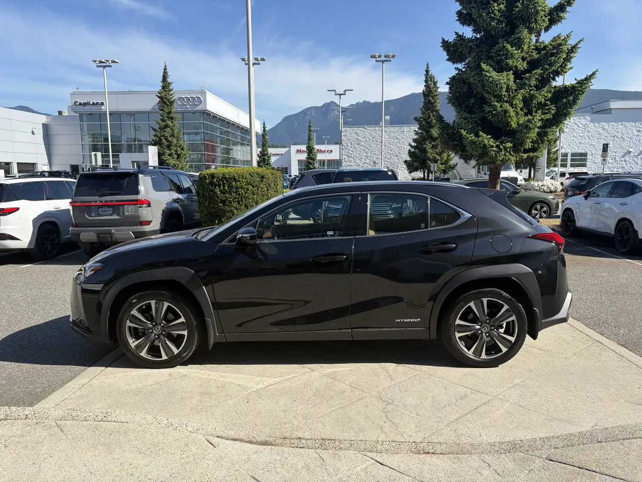 Lexus UX снимка Lexus UX