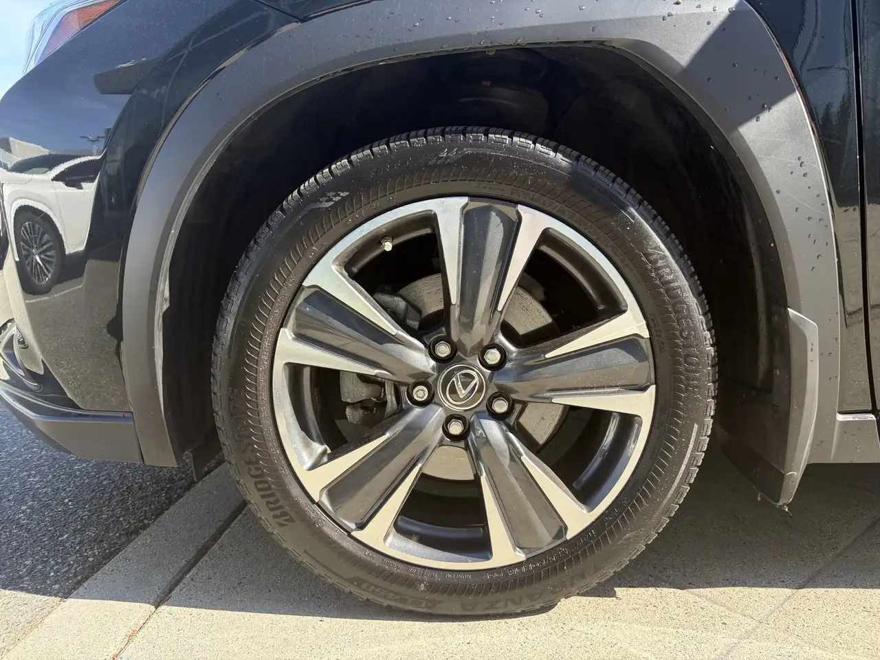 Lexus UX снимка Lexus UX