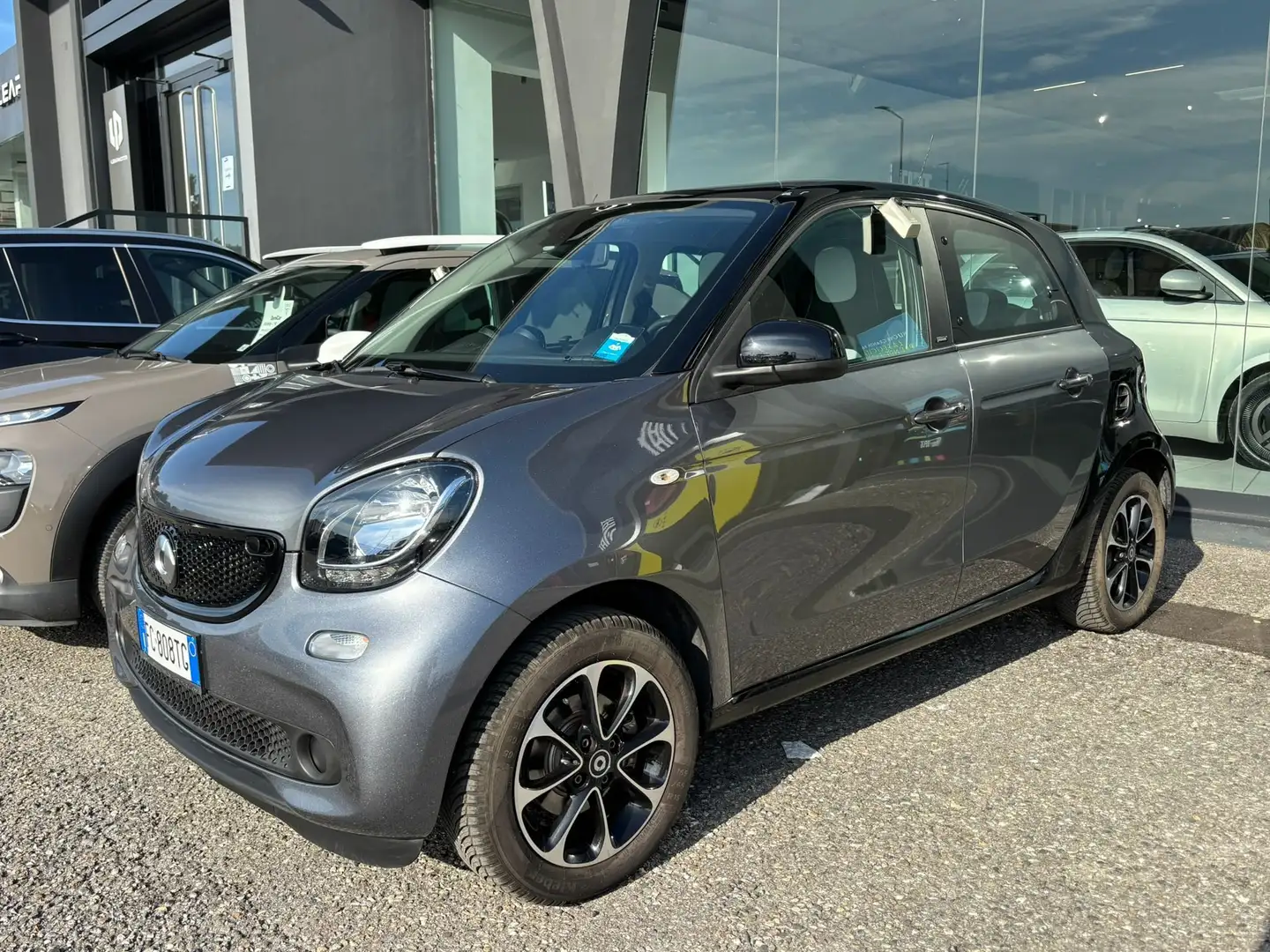 smart forFour Forfour II 2015 1.0 Passion 71cv Grijs - 1