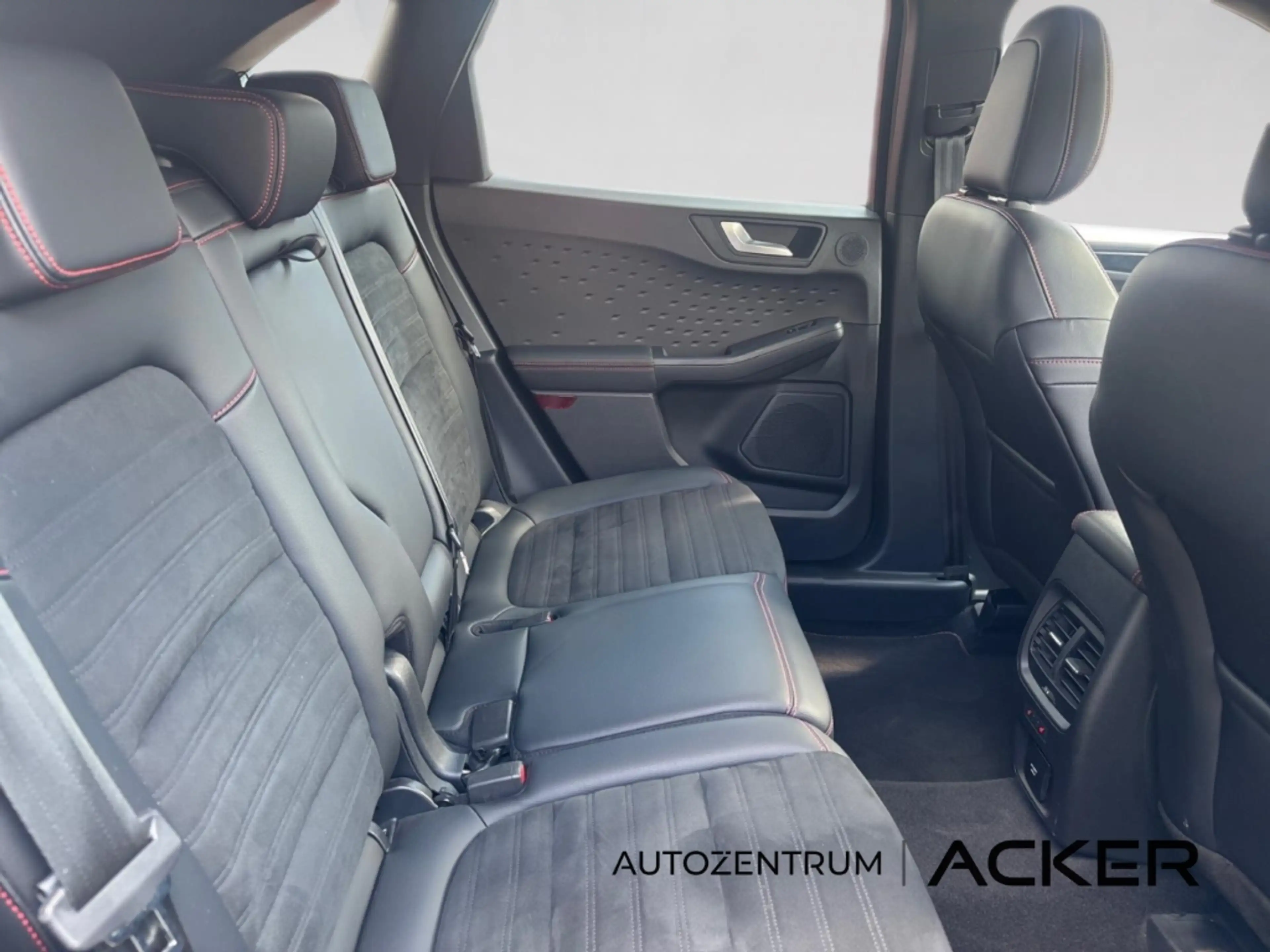 Ford Kuga ST-Line X 2.0 EcoBlue ACC/LED/WinterPaket — photo 13