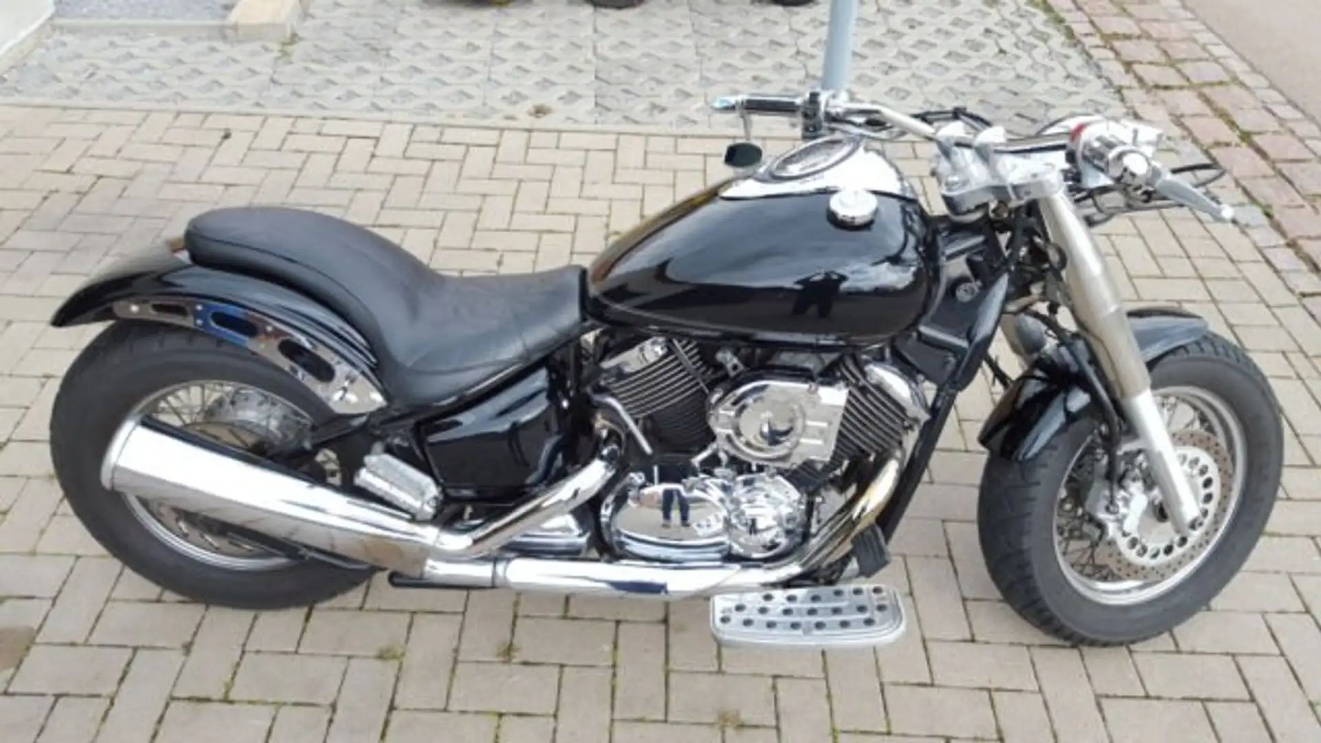 Yamaha XVS 1100 Fekete - 1