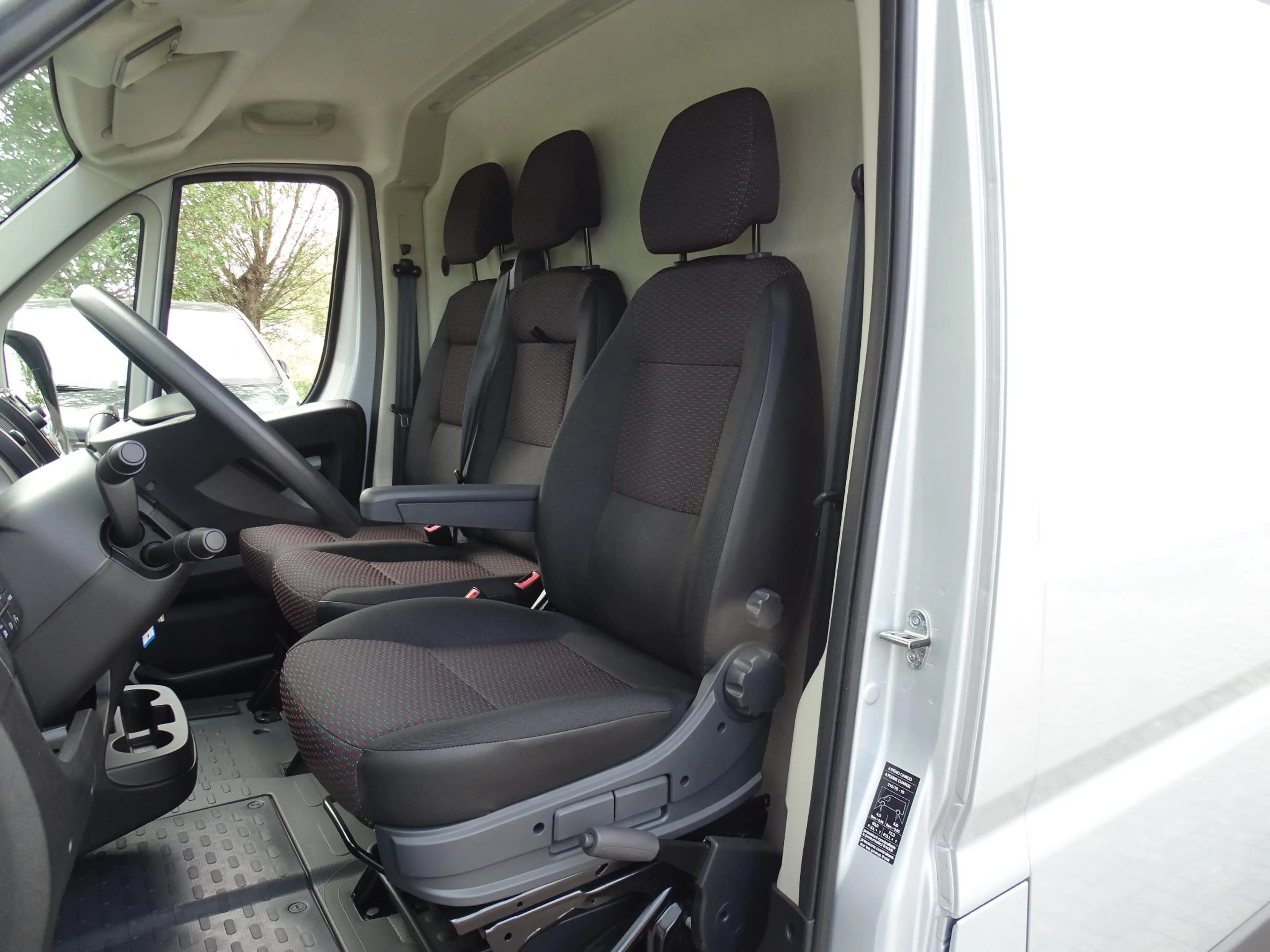 Opel Movano 3500 2.2 L Turbo D 121kW L3H2 Heavy — photo 7