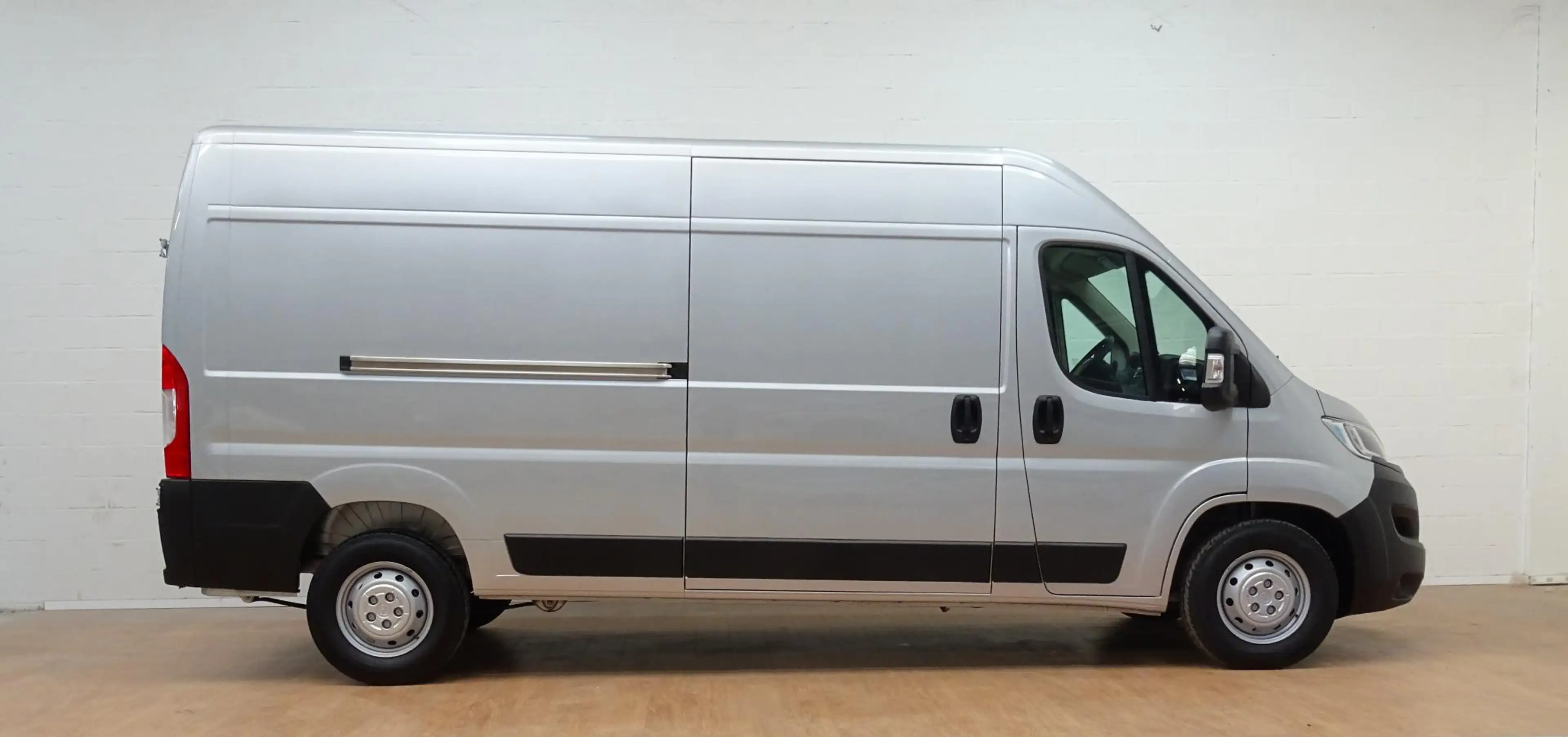 Opel Movano 3500 2.2 L Turbo D 121kW L3H2 Heavy — photo 2