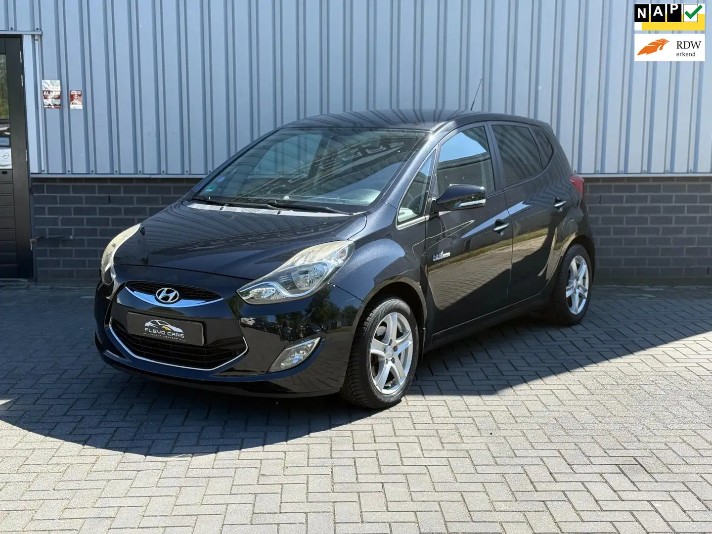 Hyundai iX20 1.4i i-Vision Negru - 1