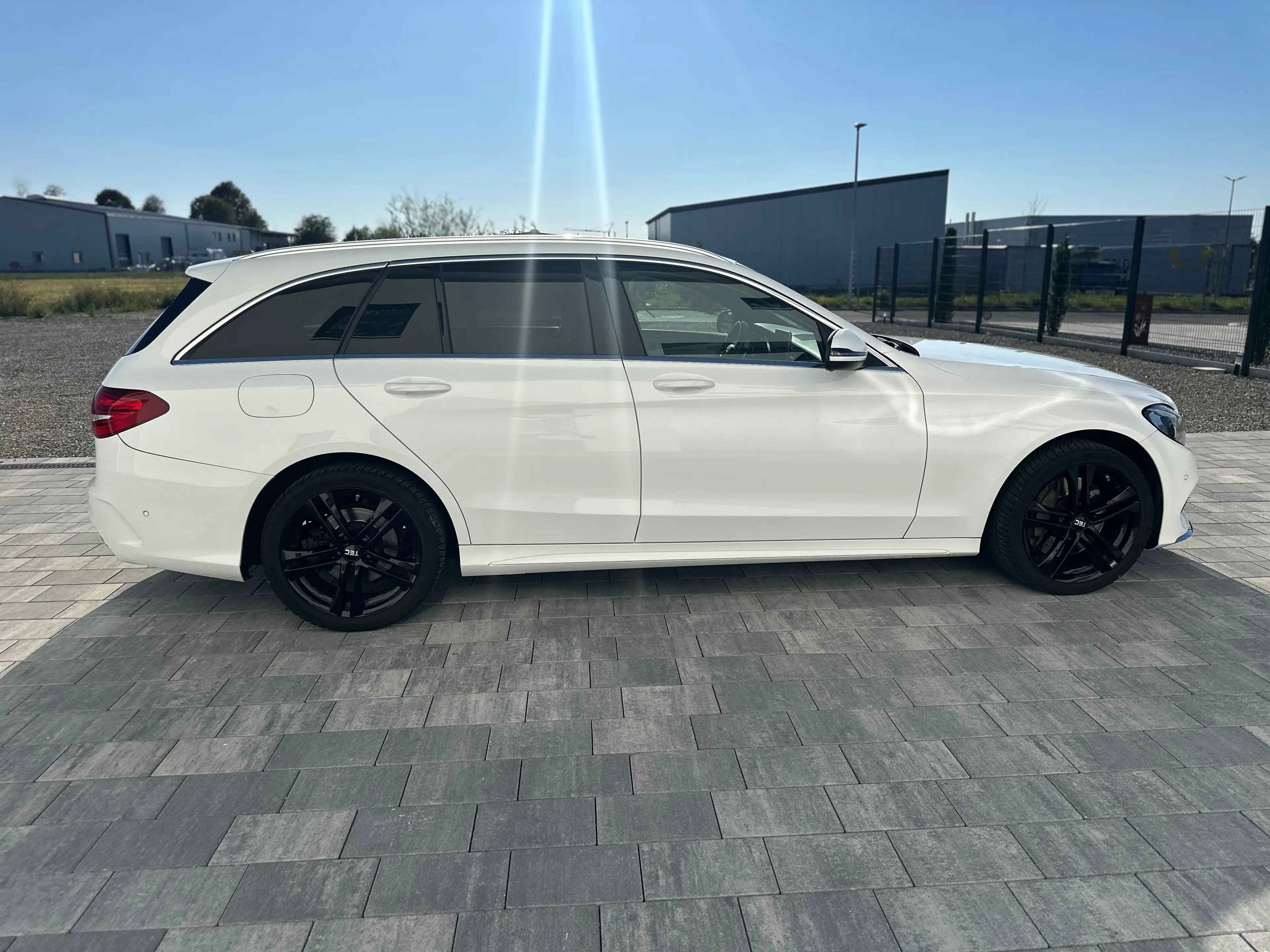 Mercedes-Benz C 250 C 250 CGI (205.245) — photo 3