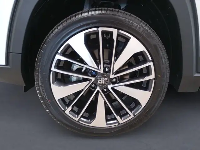 DR Automobiles DR5 view 9