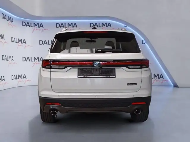 DR Automobiles DR5 view 4