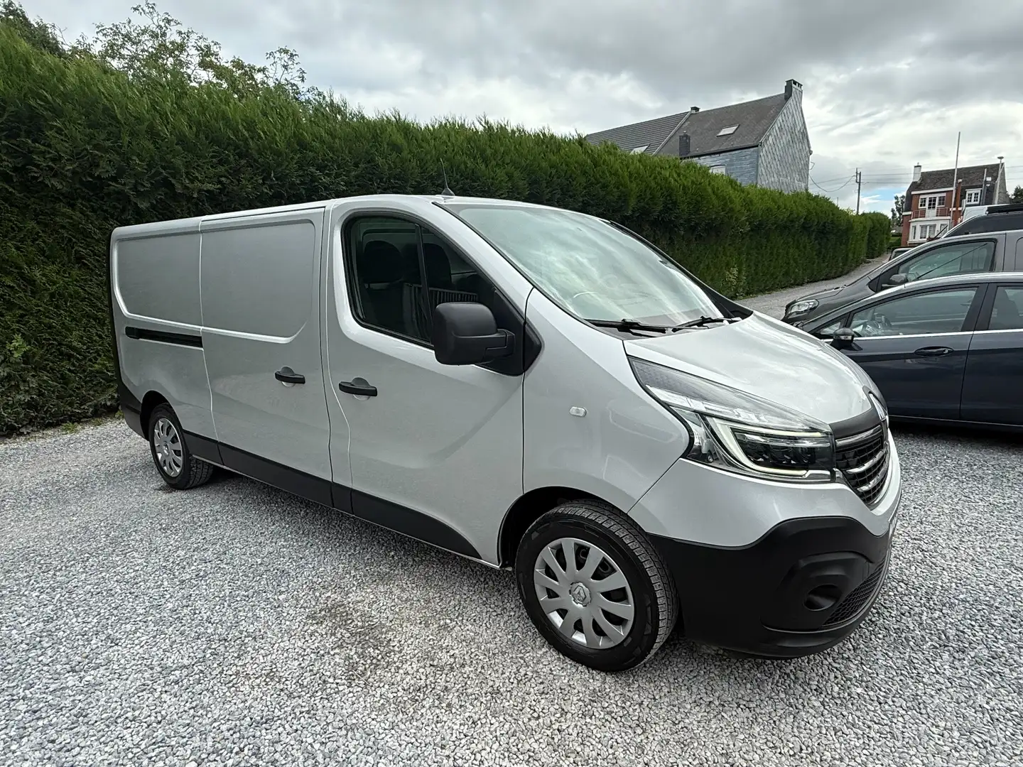 Renault Trafic 2.0 dCi 29 L2H1 - UTILITAIRE - TVA DEDUCTIBLE - Gris - 2