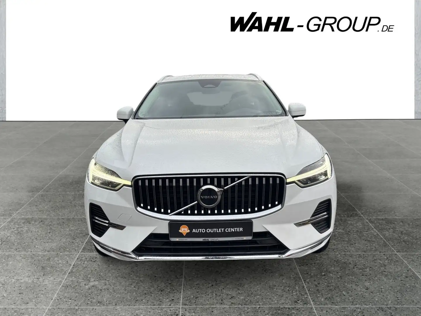 Volvo XC60 Core Recharge Plug-In Hybrid AWD  *NAVI*KAMERA*PAN Weiß - 2