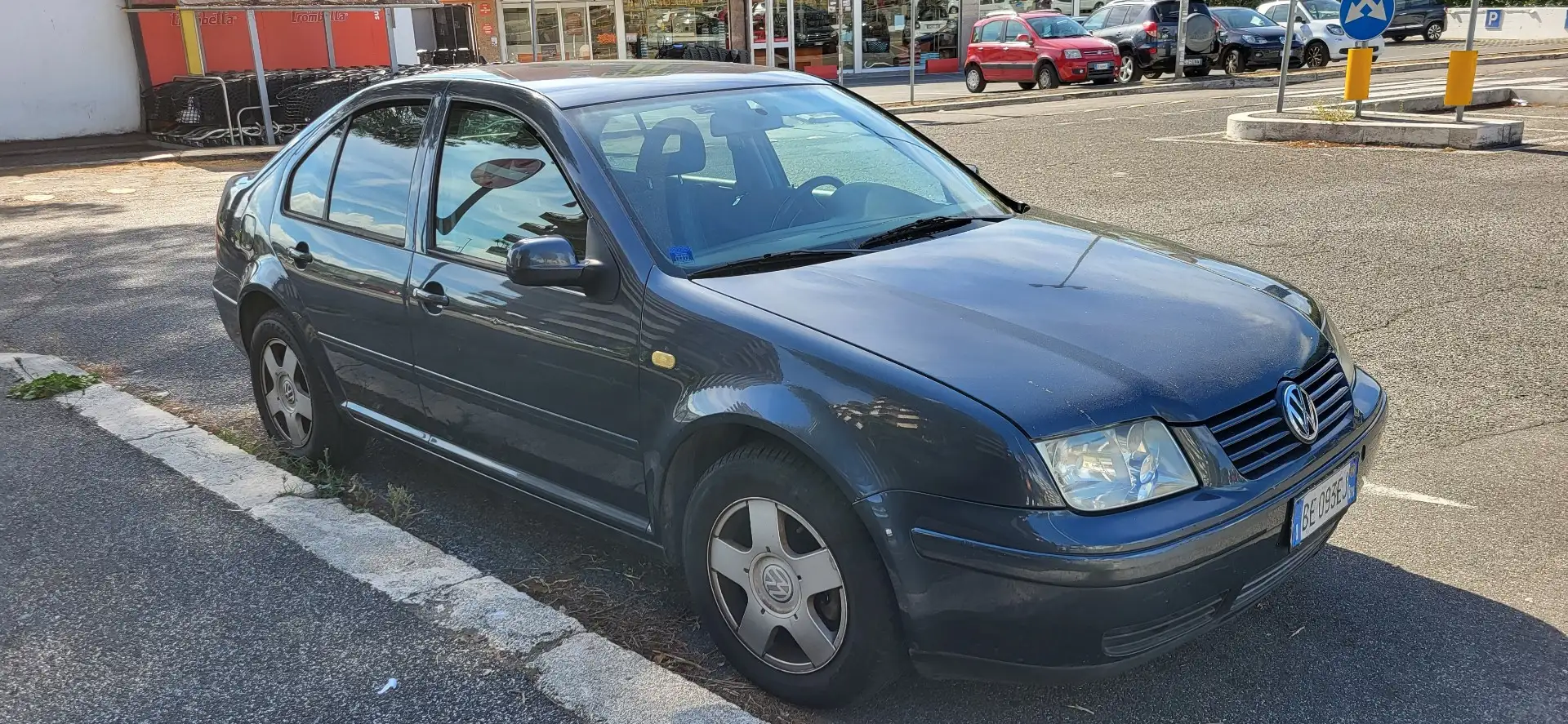 Volkswagen Bora 1.6 Trendline - 1