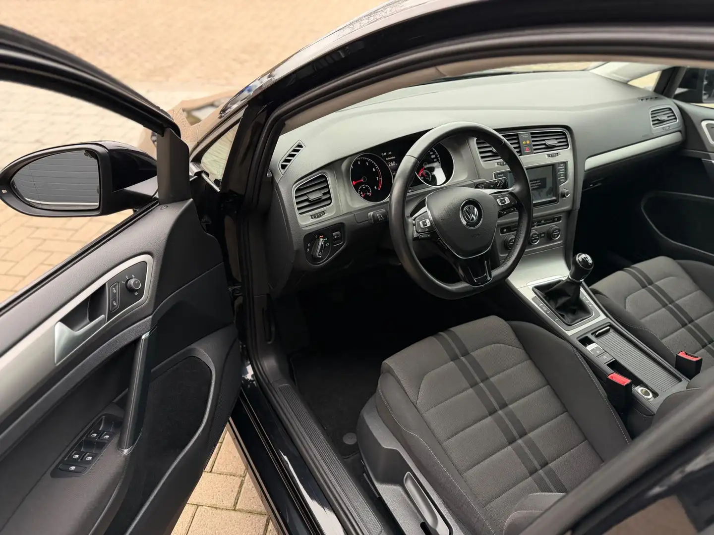 Volkswagen Golf 1.0 TSI Highline 5drs Cruise Control Airco Navi El Schwarz - 2