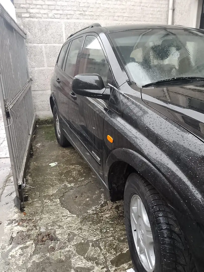 SsangYong Kyron Kyron 2.0 Turbo M 200 Xdi 2WD Schwarz - 2