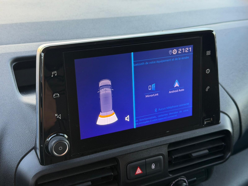 Peugeot Partner BOITE AUTO - CAR PLAY - CAPTEURS - ESSENCE - GARANTIE — photo 14