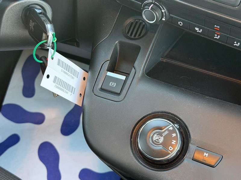 Peugeot Partner BOITE AUTO - CAR PLAY - CAPTEURS - ESSENCE - GARANTIE — photo 13
