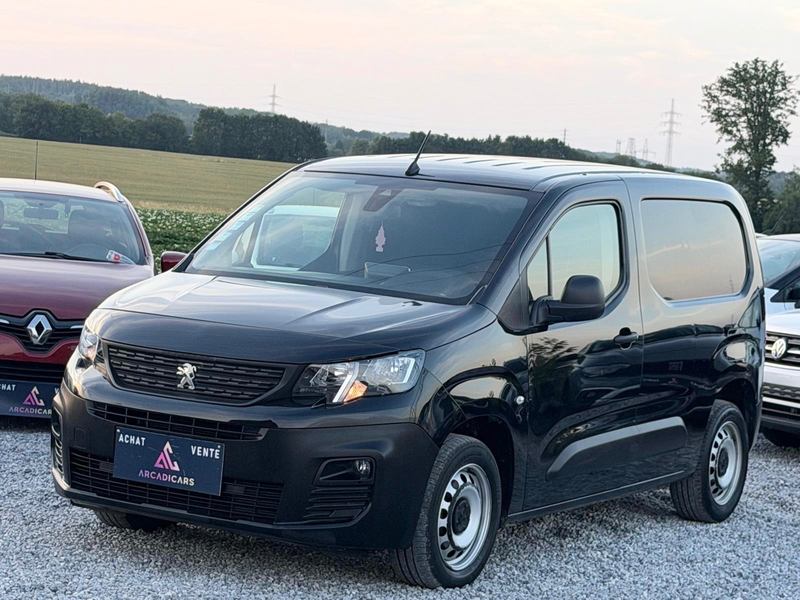 Peugeot Partner BOITE AUTO - CAR PLAY - CAPTEURS - ESSENCE - GARANTIE — photo 2