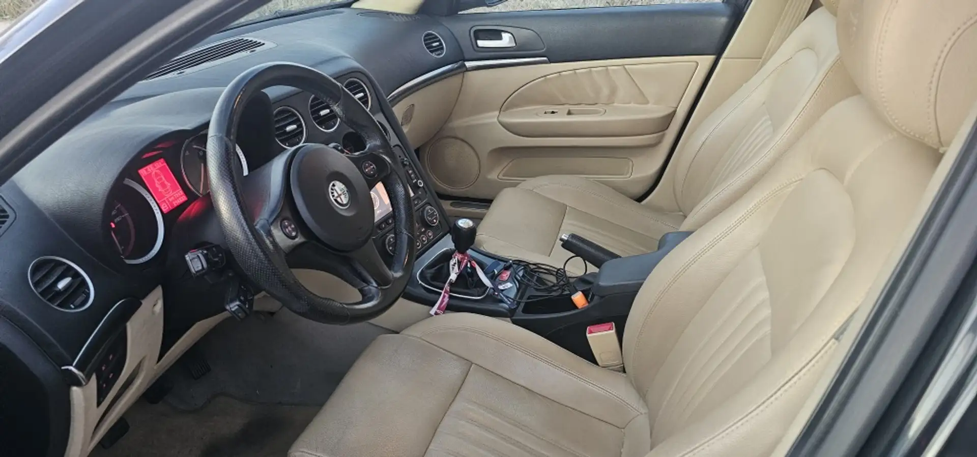 Alfa Romeo 159 Sportwagon 2.0JTDM Sport 136 Černá - 2