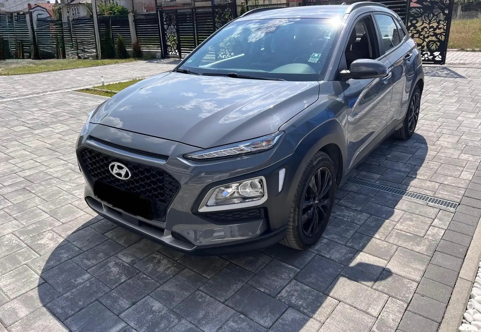 Hyundai KONA 1.6 T-GDI DCT Trend Grau - 2