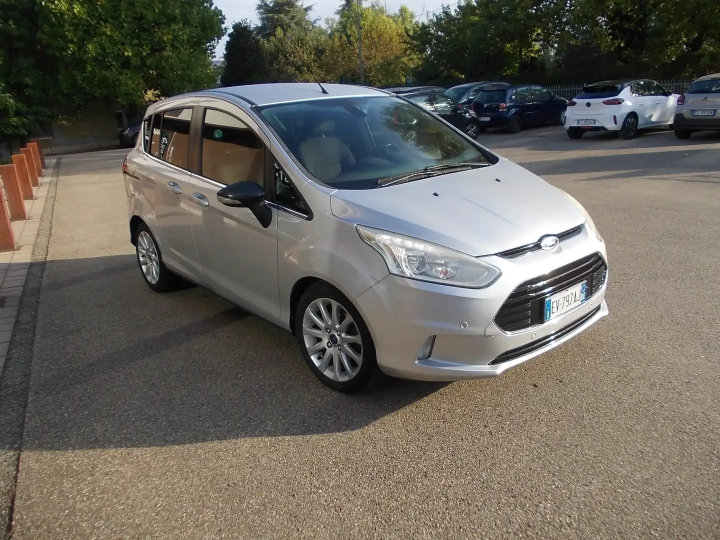 Ford B-Max B-Max 1.5 tdci Titanium 75cv Silber - 2