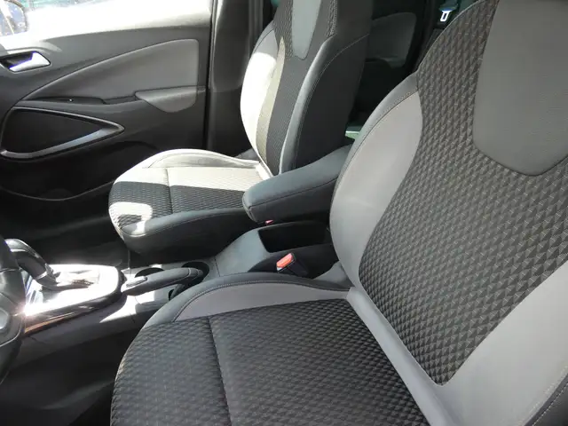 Opel Crossland X view 12